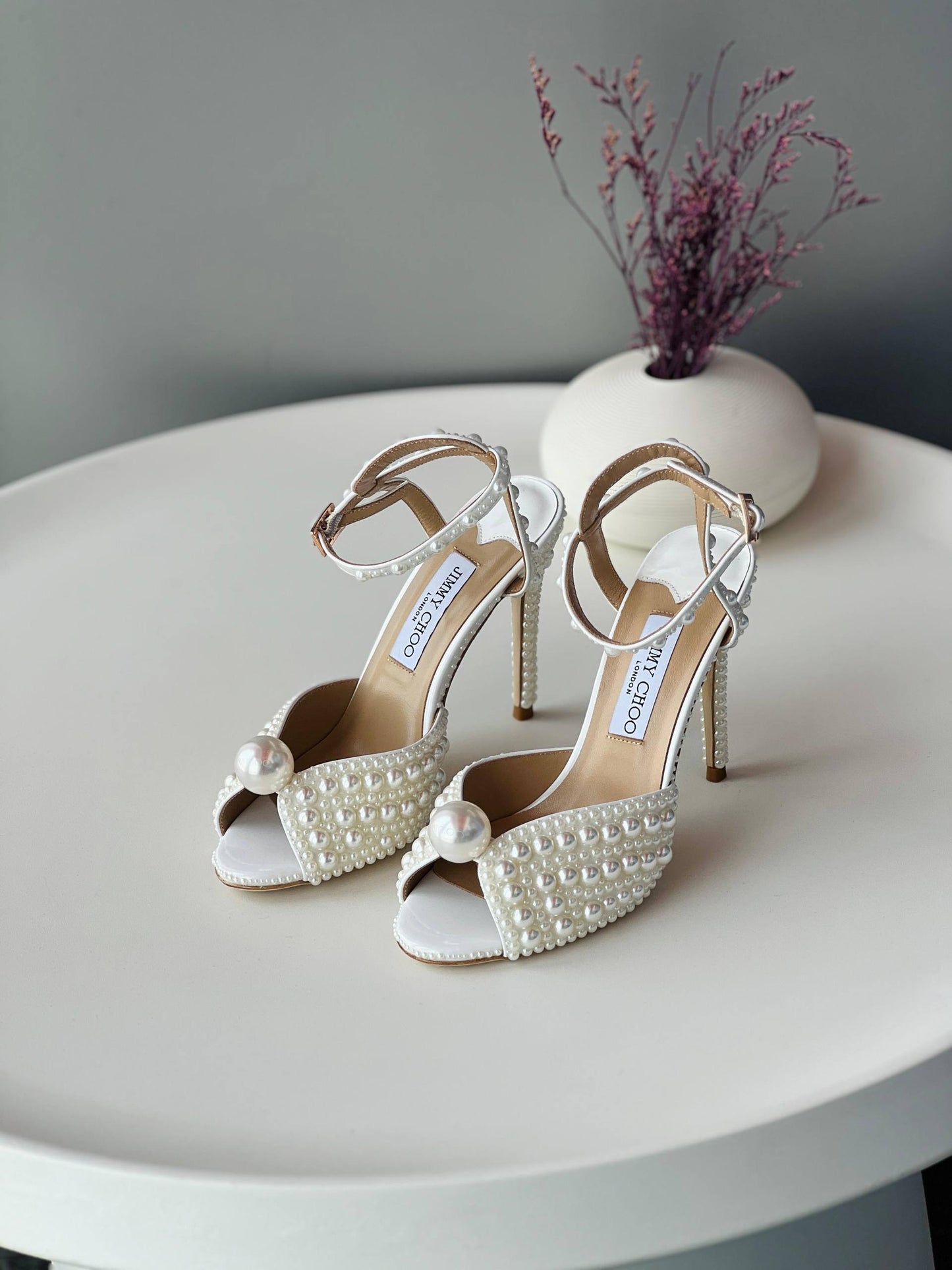 Jimmy choo🌹
Size 36_41
Super high quality* 
600 dhs🪙🌨️

Zain176
♥️♥️♥️