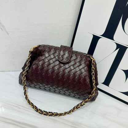 BOTTEGA 

HIGH QUALITY 
WITH BOX 

RESTOCK 
125 dhs🇦🇪🇦🇪

SIZE: 30cm

Zain295
Zain39
♥️♥️♥️