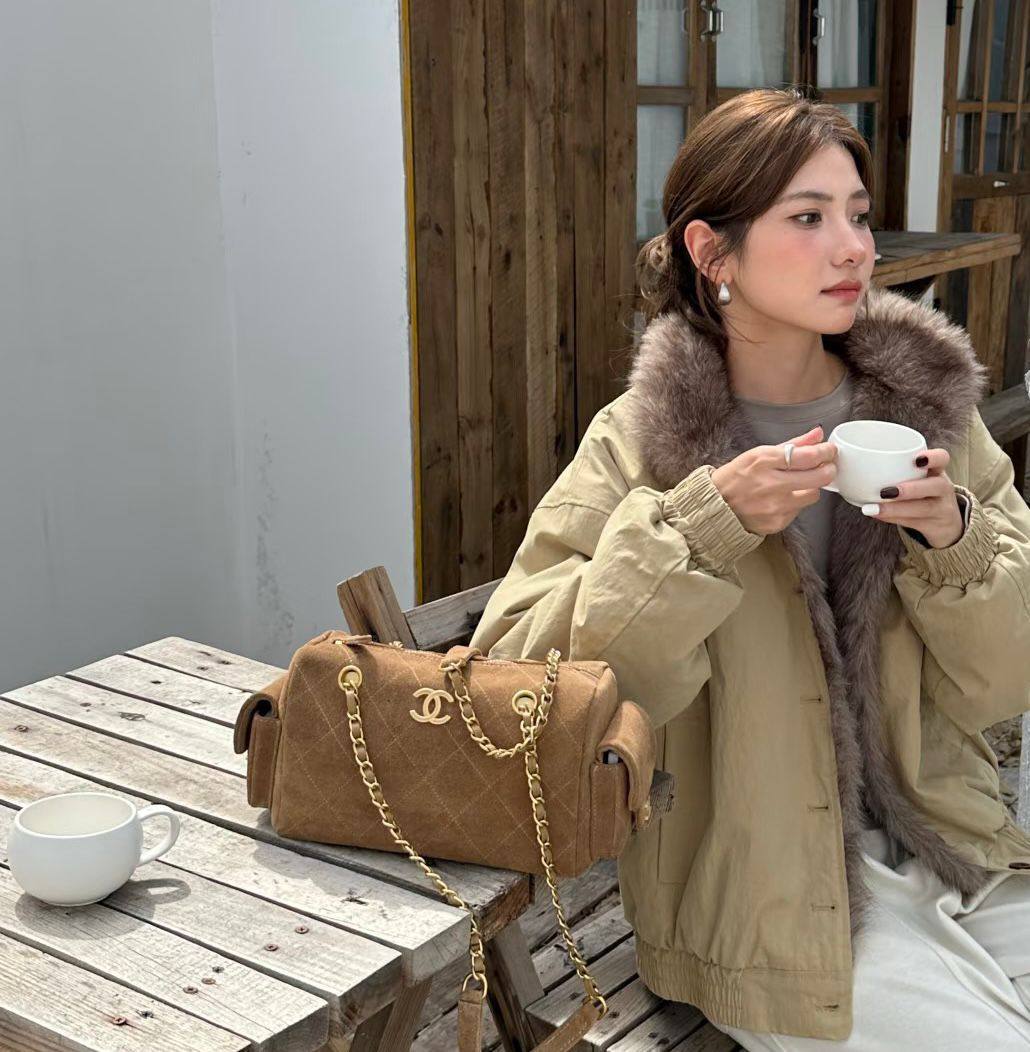 Loewe - Chanel
Master Bags +++
For Price 👇 WTSP Text Zain 0568585901

Zain142
♥️♥️♥️