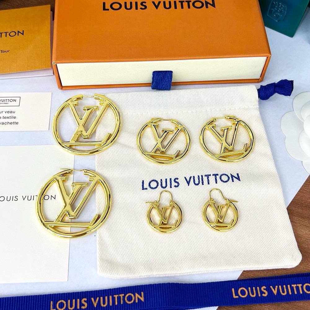 LV
Earring 🦋
Master quality 💯
With normal boxes 🗃️ 👇
*Large AED:55 
*Medium AED:50 
*Small AED:45 
With master box 📦 👇
*Large AED:65 
*Medium AED:60 
*Small AED:55 

Zain216
♥️♥️♥️