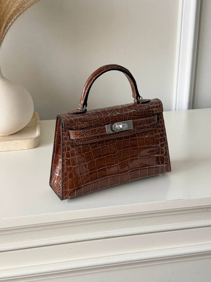 HERMES

SUPER MASTER QUALITY 

Size :19 cm
For Price 👇 WhatsApp✅
0568585901 
0507557372
0552275751 Owner Zain 👌

Zain307
♥️♥️♥️