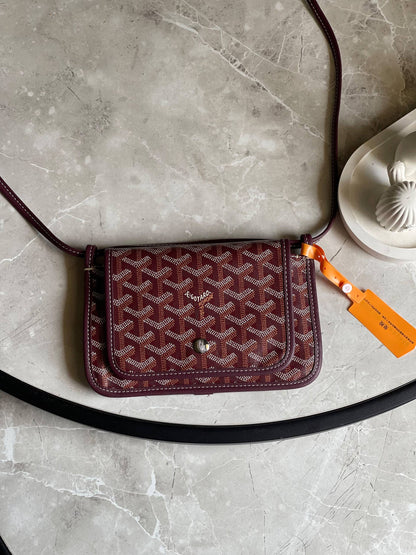 Goyard  ✨💥
Available original box 📦 
With full packing 🎀🎀
Super high quality 💥💥


For Price 👇 WhatsApp✅
0568585901 
0507557372
0552275751 Owner Zain 👌

Zain283
♥️♥️♥️