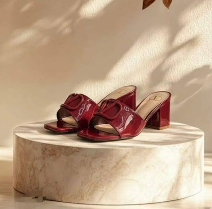VALENTINO 
☘️ *SIZE  36  to 41 ☘️                                                                                                       
180 dhs❣️

Zain224
♥️♥️♥️