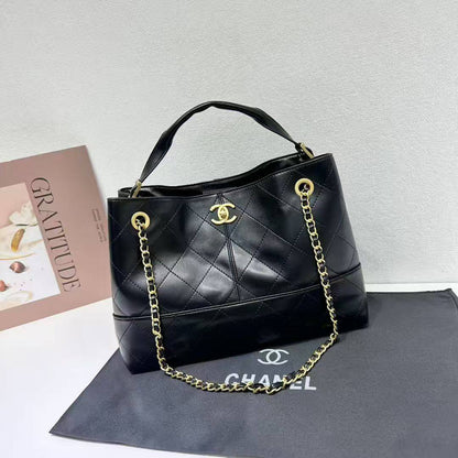 CHANEL
SIZE……….36CM🌷
105 dhs🪙🌨️

Zain244
♥️♥️♥️
