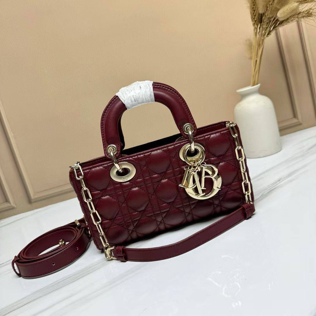 Dior
master💓
300 dhs✅

Zain153
♥️♥️♥️