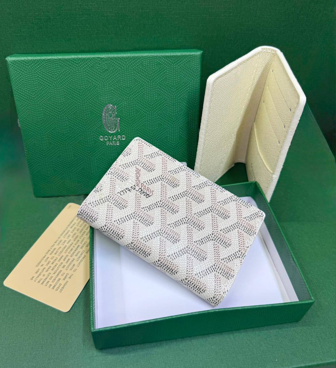 LV Wallets & card holder
30 dhs🇦🇪🇦🇪

Zain93
♥️♥️♥️