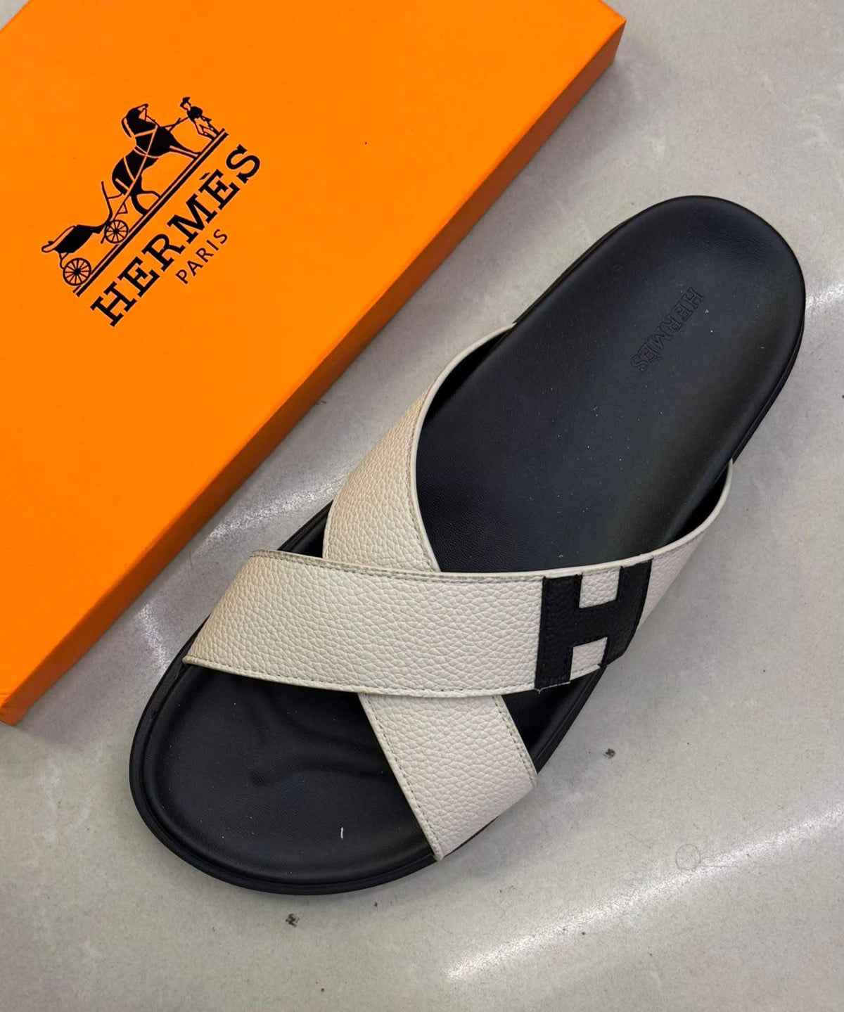 Hermes

110 dhs🇦🇪🇦🇪

40 TO 45

Zain183
♥️♥️♥️