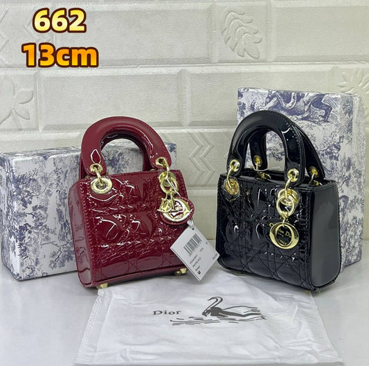 Dior
110 dhs🪙🌨️

Zain13
♥️♥️♥️