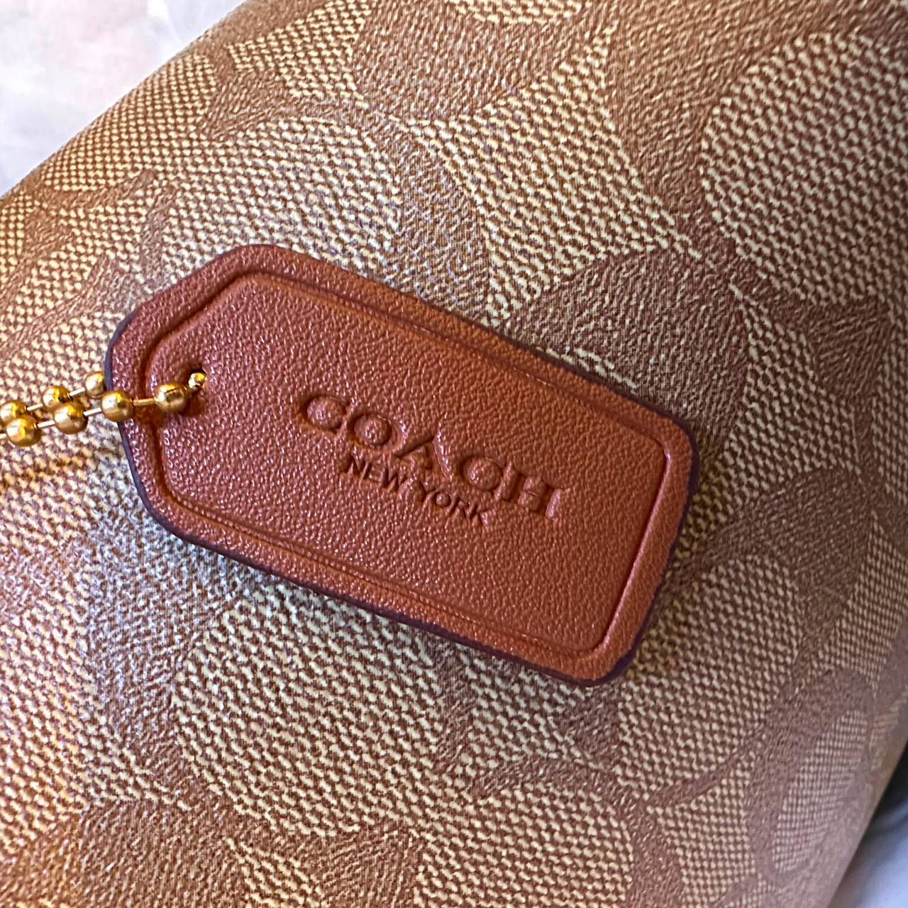 COACH  
MACK UP BOX 
HIGH QUALITY 
WITH BOX 
110 dhs💓

Zain295
♥️♥️♥️