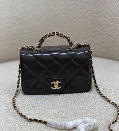 Chanel

220 dhs 

Zain134
♥️♥️♥️