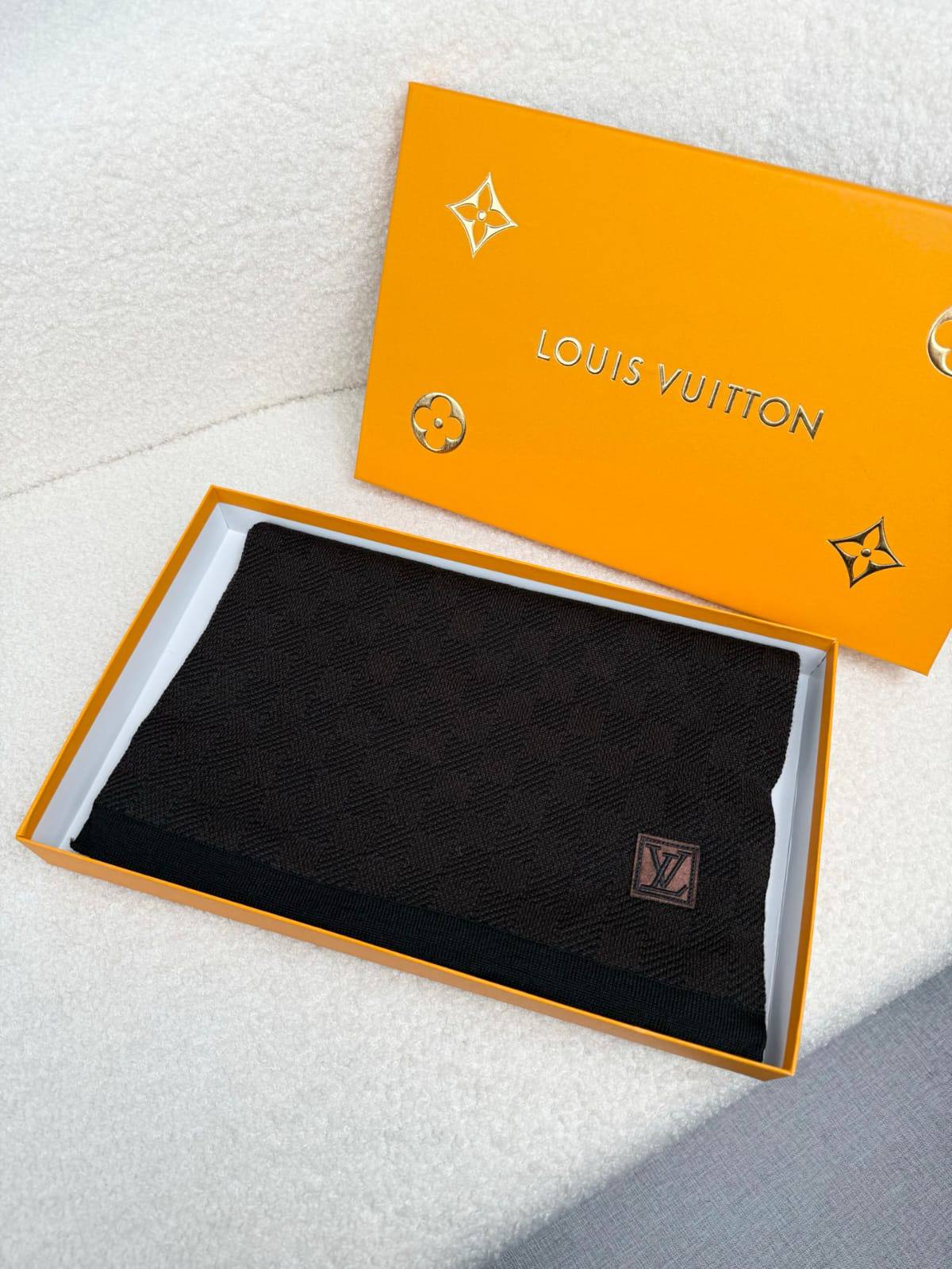 NEW COLLECTION👌🏻
Louis Vuitton SCARF MAN❤‍🔥
 MASTER Quality👑With Original Packaging👌🏻

230 dhs🇦🇪🇦🇪

Zain329
♥️♥️♥️