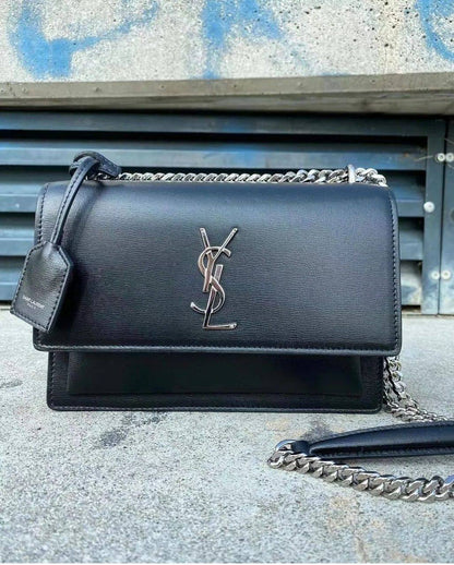 YSL
110 dhs❣️
SIZE：24cm
Good quality 

with box
🎁🎁🎁

Zain35
♥️♥️♥️