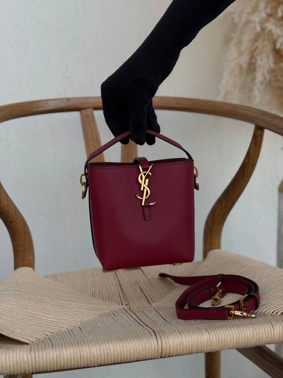 YSL
14cm
320 dhs✅
16cm
340 dhs✅
20cm
350 dhs✅
Top quality 
With box🎁

Zain167
♥️♥️♥️