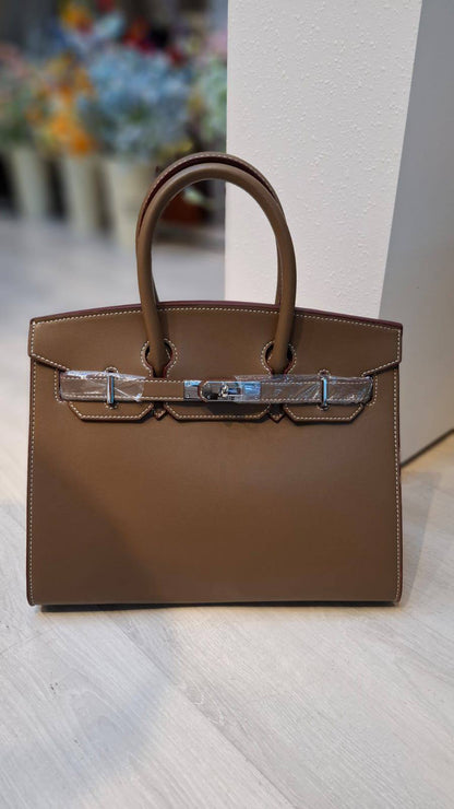 HERMES 
New material 
30cm
115 dhs🪙🌨️

Zain44
♥️♥️♥️