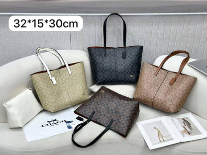 💞 Coach tote 2 in 1
1⃣️ First quality 
Size: 32 * 30 * 15 cm
90 dhs🌺

Zain115