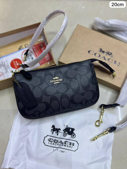 🍒 Coach / Gucci 

1️⃣ First quality +🎁

Size : 24 * 15 * 7 cm

85 dhs🇦🇪🇦🇪

 with box 🎁

Zain115
♥️♥️♥️