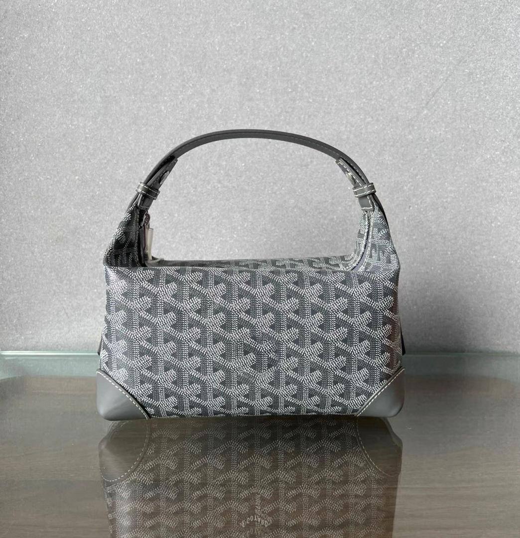 Goyard
75 dhs💓
high quality 
With box 
  24cm

Zain26
♥️♥️♥️