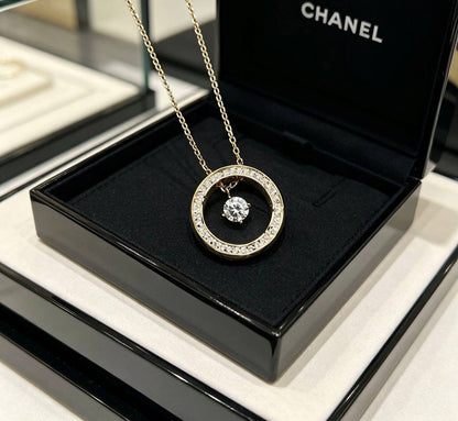 CHANEL❤️‍🔥*
Necklace 🦋
Master quality 💯
With normal boxes 🗃️ 
55 dhs✅
With master box 📦 
85 dhs✅

Zain216
♥️♥️♥️