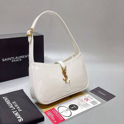 YSL 
 GOOD QUALITY
 WITH BOX 
🎁🎁🎁

110 dhs✅

Zain295
♥️♥️♥️