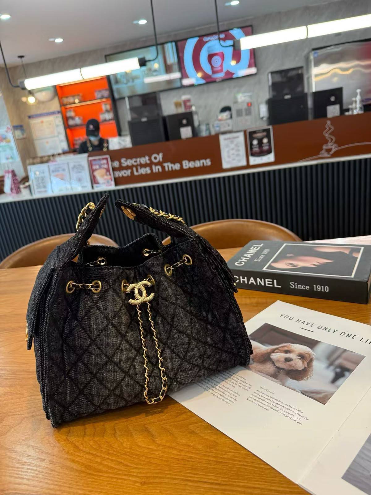 Chanel

22cm🫶🏼🫶🏼 330 dhs🇦🇪🇦🇪
25cm🫶🏼🫶🏼350 dhs🇦🇪🇦🇪

Zain297
♥️♥️♥️
