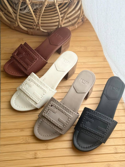 Fendi
*AAA Quality*
𝗦𝗶𝘇𝗲 𝟯𝟲 𝘁𝗼𝗼 𝟰𝟭 
400 dhs💓

Zain302
♥️♥️♥️