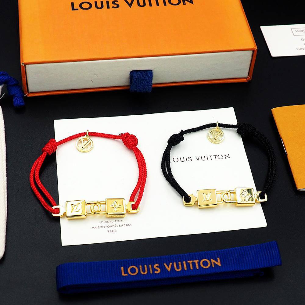 LV Bracelet* 💐
Master quality 

45 dhs🪙💚 

normal box
🎁🎁🎁

Zain48
♥️♥️♥️