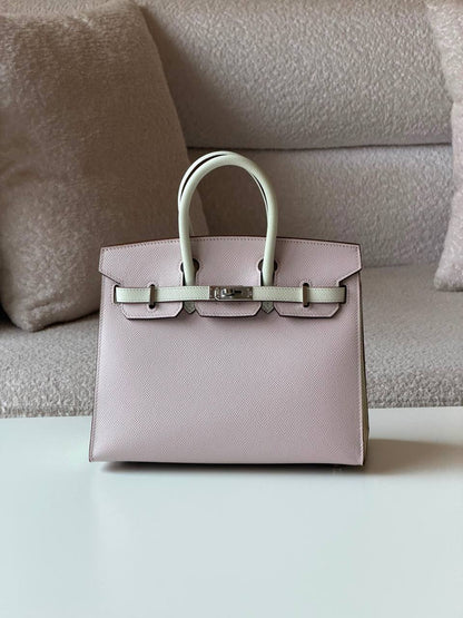 Hermes birkin 25cm💕super master quality😍with box❤️
600 dhs🇦🇪🇦🇪

Zain52
♥️♥️♥️