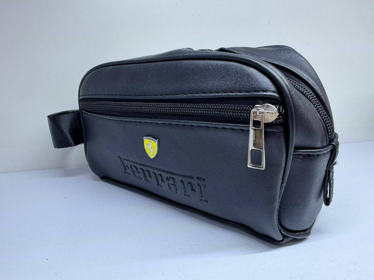 🎉 Man hand bag🎊
Good quality
Size : 21  * 12.5 cm
25 dhs✅

Zain115
♥️♥️♥️