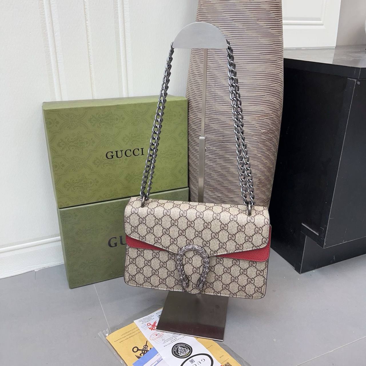 Gucci ᴅɪᴏɴʏsᴜs
ғʟᴀᴘ sʟɪɴɢ ʙᴀɢ
ᴍᴇᴛᴀʟ sɪʟᴠᴇʀ ʜᴀʀᴅᴡᴀʀᴇ
sɪᴢᴇ : 25 cm

ᴡɪᴛʜ BOX
🎁🎁🎁

75 dhs✅

Zain31
♥️♥️♥️
