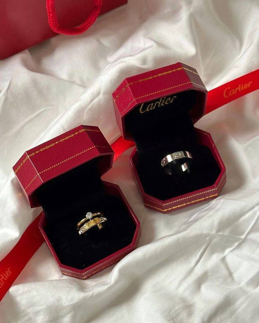 Cartier Ring
Non tarnished 
Size 
6,7,8,9
50 dhs❣️
normal Box 🎁

65 dhs❣️
Master Box🎁

Zain48
💙💙💙