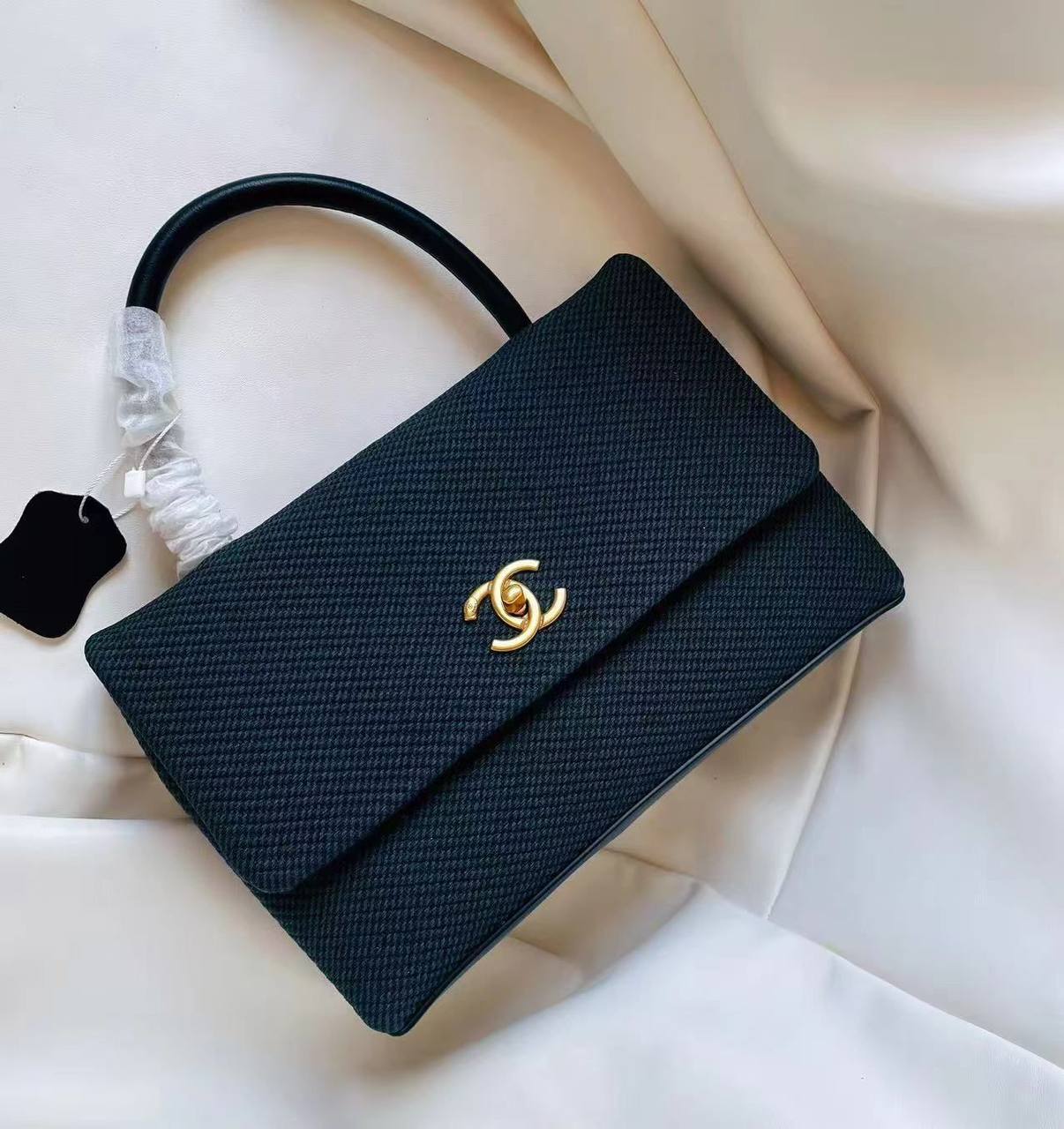Chanel
Good Quality 
100 dhs✅

Zain250
♥️♥️♥️
