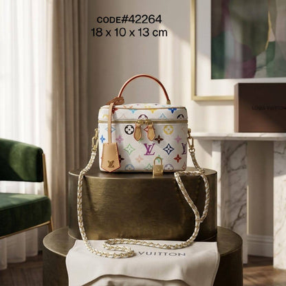 LV
ᴠᴀɴɪᴛʏ ᴍᴀᴋᴇ- ᴜᴘ ʙᴀɢ
ᴡɪᴛʜ ᴄʜᴀɪɴ ʙᴇʟᴛ sᴛʀᴀᴘ
ᴡɪᴛʜ ʟᴏᴄᴋ & ᴋᴇʏ
ɢᴏʟᴅ ʜᴀʀᴅᴡᴀʀᴇ
sɪᴢᴇ : 18 cm
ᴡɪᴛʜ BOX 📦

75 dhs✅

Zain31
♥️♥️♥️