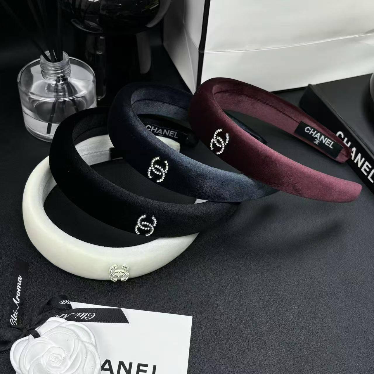 Hair bands
20 dhs🪙💚

Zain263
♥️♥️♥️