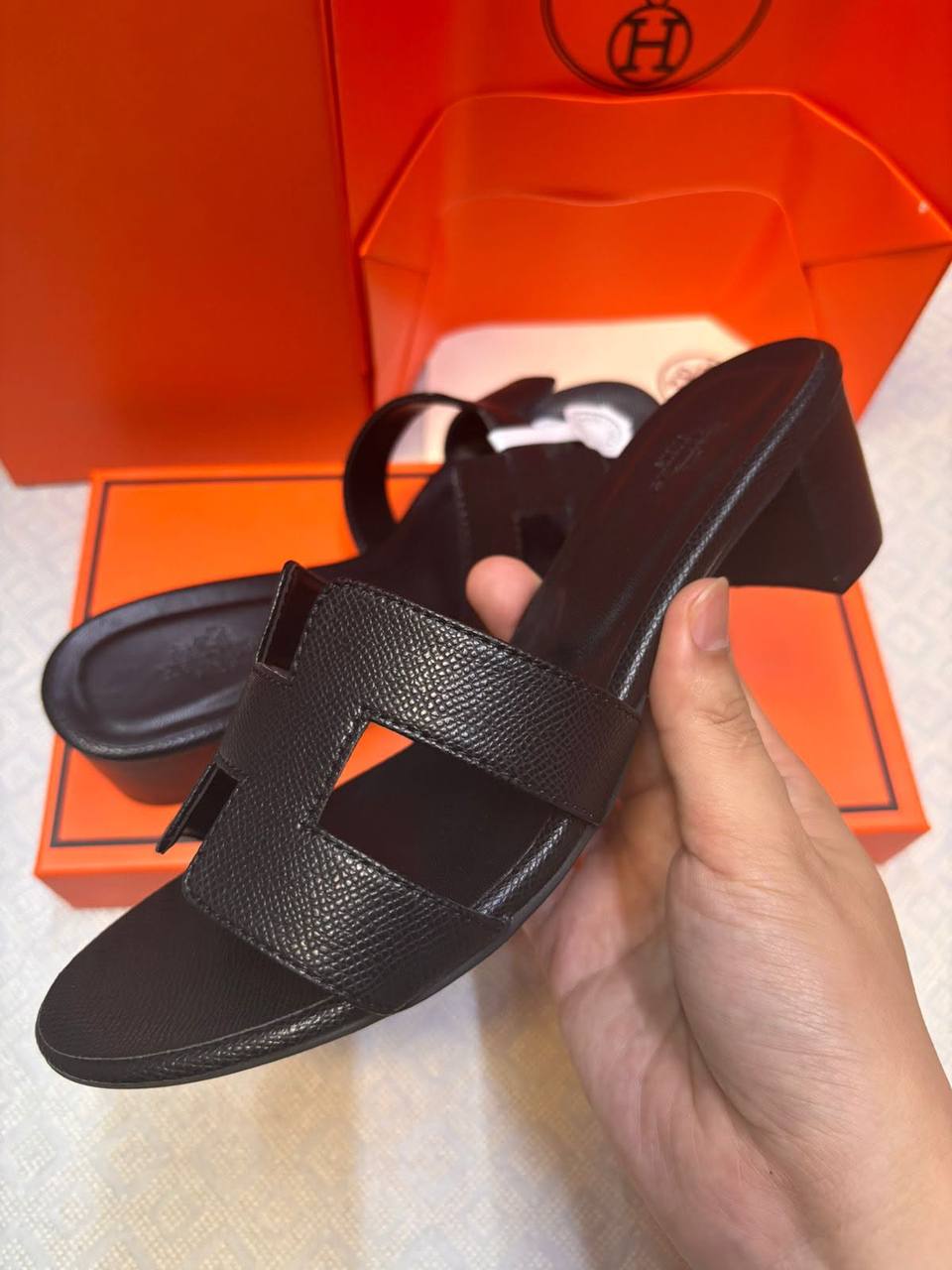Hermes 

105 dhs
36-41

Zain145
♥️♥️♥️