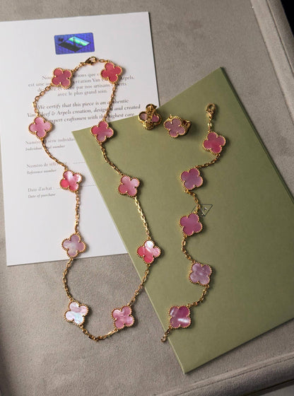 *Van Cleef & Arpels*  💚
* Full Set Pink with ChmpionGold (Alhambra)⬆️
* Necklace 10 Motifs , Earings 1 Motif & Bracelet 5 Motifs 
* ⁠↗️ *Super Master Quality ®️* 
For Price 👇 WTSP Text Zain 0568585901

Zain106
♥️♥️♥️