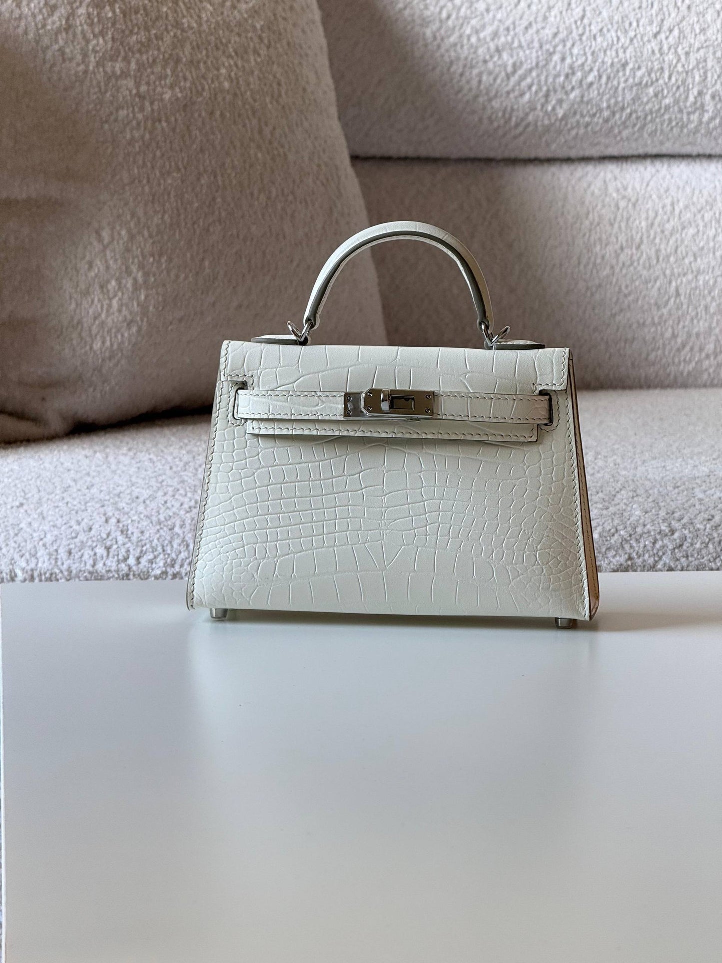 Hermes

minikelly 19cm💕

master quality😍

with box❤️
🎁🎁🎁

550 dhs❣️

Zain52
♥️♥️♥️