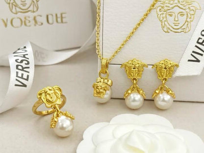 MASTER SET
VERSACE💫✨

Offer PRICE💥
110 DHS 

WITH BOX AND PAPER BAG🎁🛍️

Zain89
♥️♥️♥️
