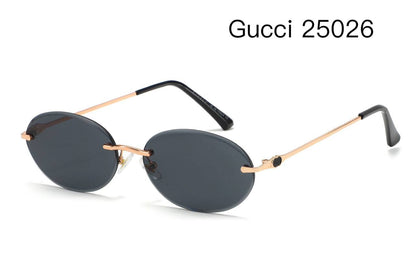 GUCCI 💥*
Sunglasses 🕶️ 
good quality 💯
With master box 🗃️ 
50 dhs✅

Zain273
♥️♥️♥️