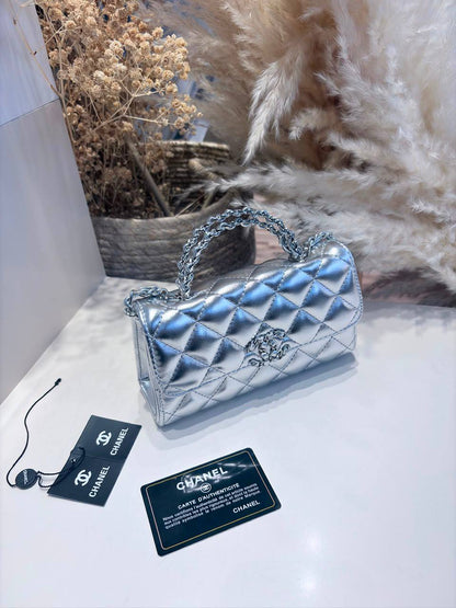 Chanel
100 dhs💓

Zain107
♥️♥️♥️