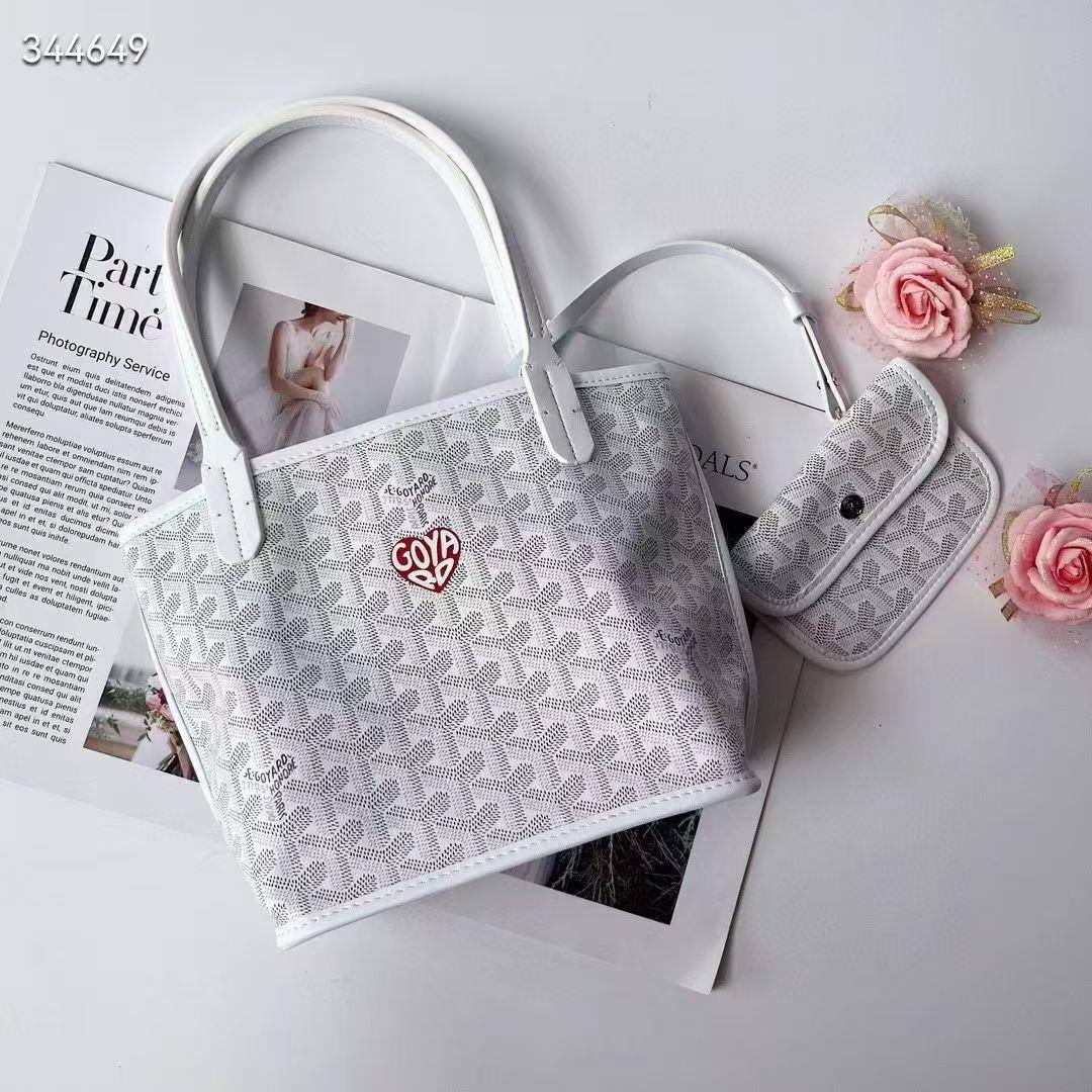 Goyard 2 in 1 small
Size : 20 * 19 cm
70 dhs🪙💚

Zain115
♥️♥️♥️
