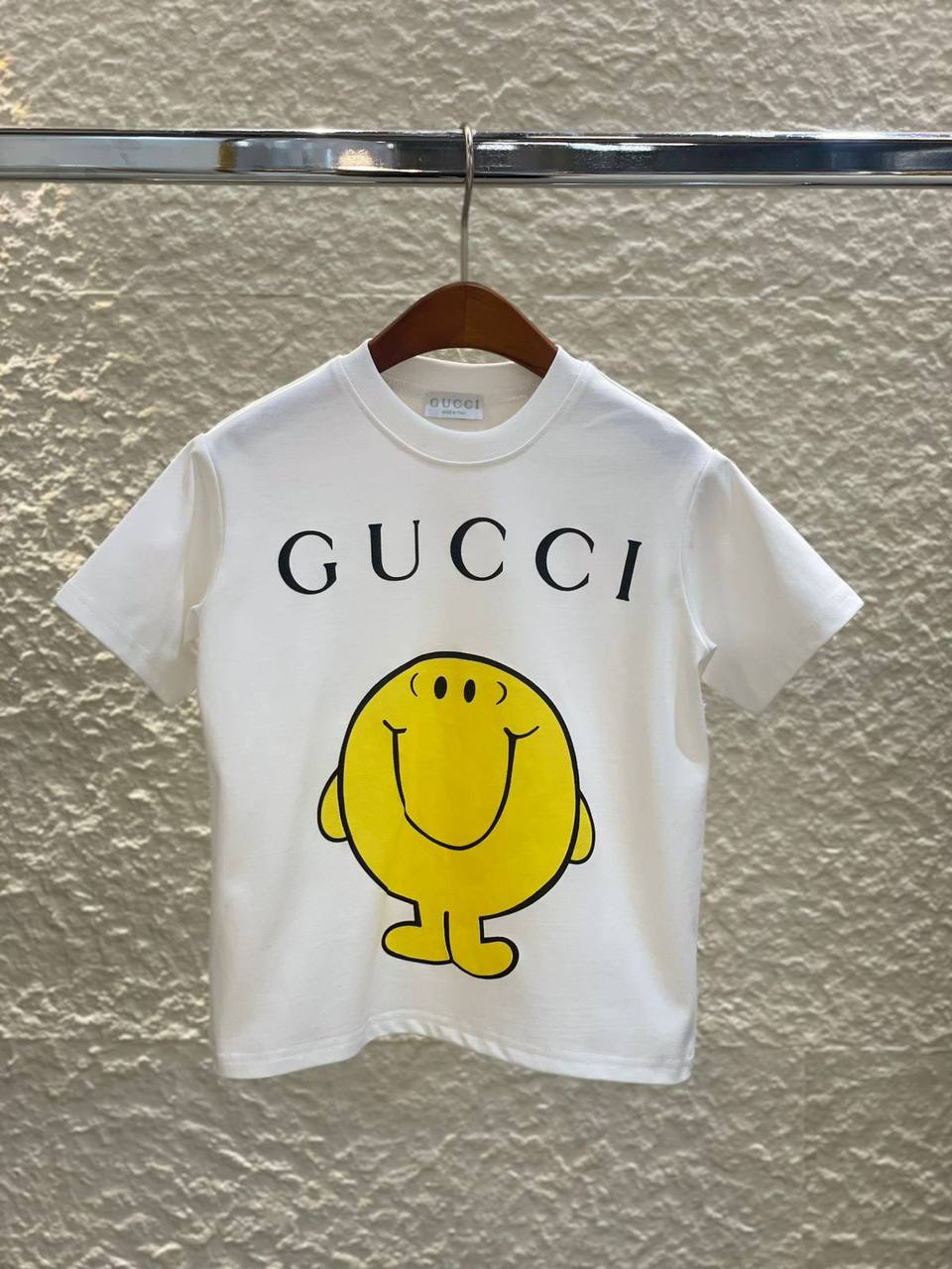 New Gucci T -shirt💛
2 to 12 years 
140 dhs🌺
Super Master quality✅

Zain286
♥️♥️♥️