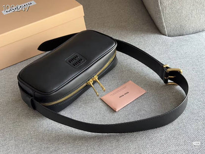 Miu Miu
Master💓💓
280 dhs✅

Zain10
♥️♥️♥️