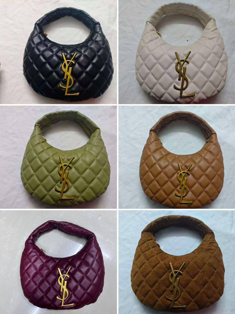 YSL
80 dhs✅
with box
size 25×4×27cm

Zain213
♥️♥️♥️