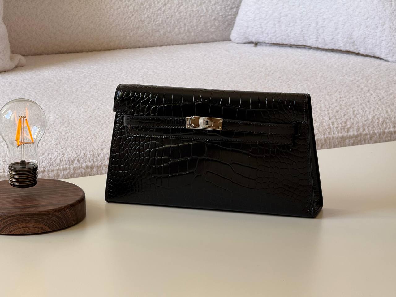 Hermes Elan croc 27cm💕master quality😍

with box❤️ 
🎁🎁🎁

700 dhs🪙💚

Zain52
♥️♥️♥️