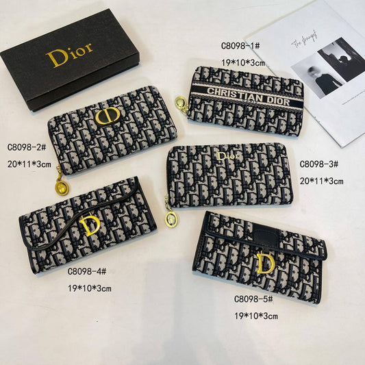 Dior 

45 dhs🪙💕

with box
🎁🎁🎁

Zain44
♥️♥️♥️