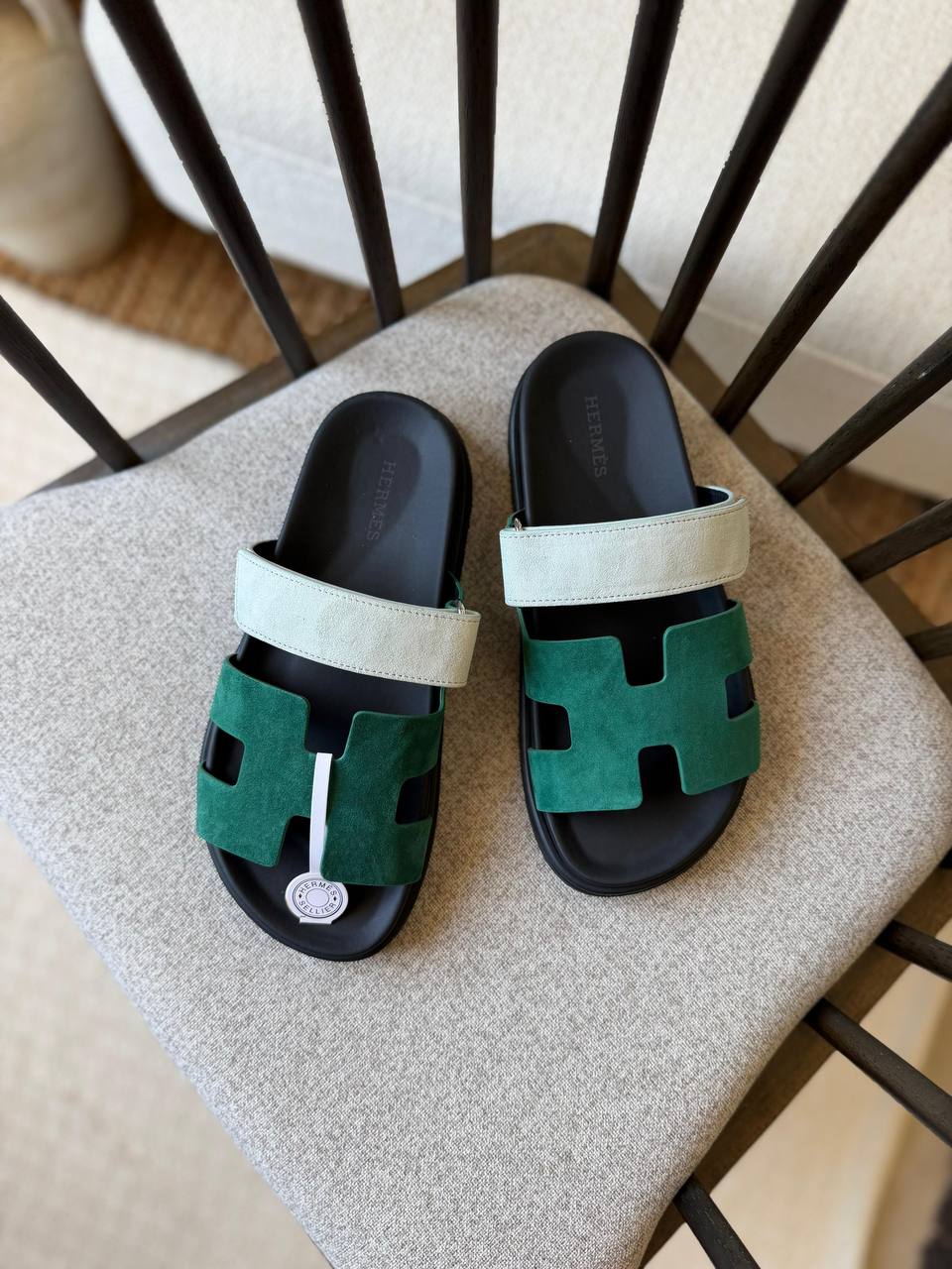 Hermes
𝑨𝑨𝑨 𝑸𝑼𝑨𝑳𝑰𝑻𝒀
𝑺𝒊𝒛𝒆 36 𝒕𝒐 41 
450 dhs✅

Zain81
♥️♥️♥️