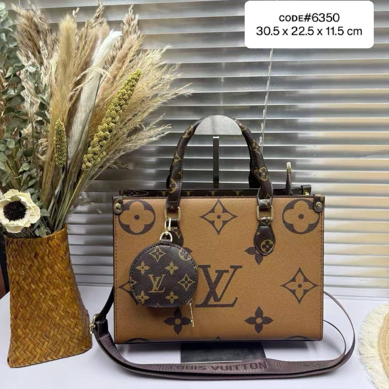 LV OTO
ᴏɴ ᴛʜᴇ ɢᴏ  ᴡɪᴛʜ ᴘᴜʀsᴇ
ʜᴀs ᴀ ʟᴏɴɢ ᴛʀɪᴍ ʙᴇʟᴛ sᴛʀᴀᴘ
ɢᴏʟᴅ ʜᴀʀᴅᴡᴀʀᴇ
sɪᴢᴇ: 30.5 cm

75 dhs✅

Zain31
♥️♥️♥️