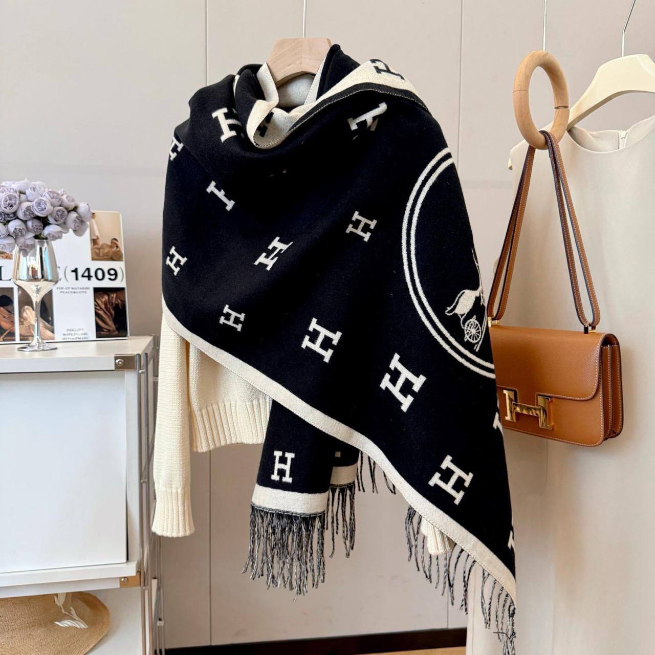 Coming new stock
Winter scarf 
45 dhs🪙🌨️

Zain93
♥️♥️♥️