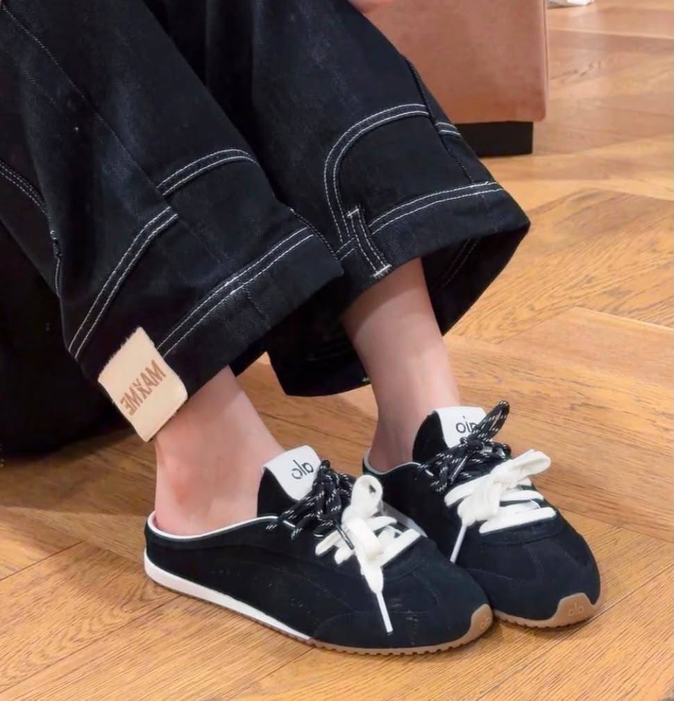 ALO sunset sneaker mule 

36 to 41, 

230 dhs 

Zain196
♥️♥️♥️