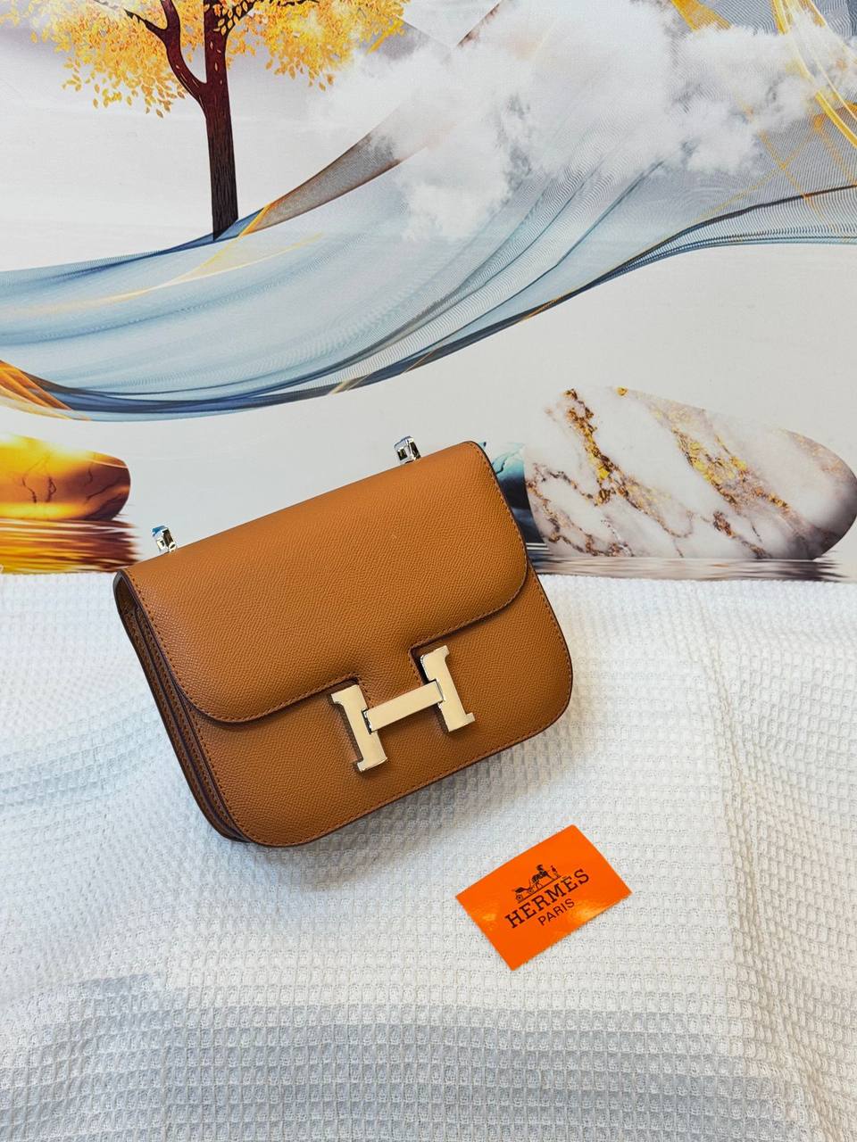 HERMES
Best quality with box
100 dhs💓
size 19CM

Zain290
♥️♥️♥️